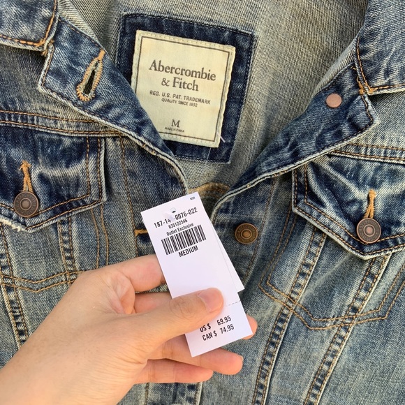 NWT Abercrombie & Fitch Denim Jacket - Picture 2 of 4